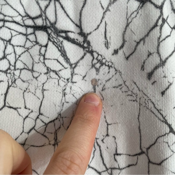 Lululemon Perfectly Oversized Crewneck White Black Crackle Print Womens 8 - Picture 4 of 9